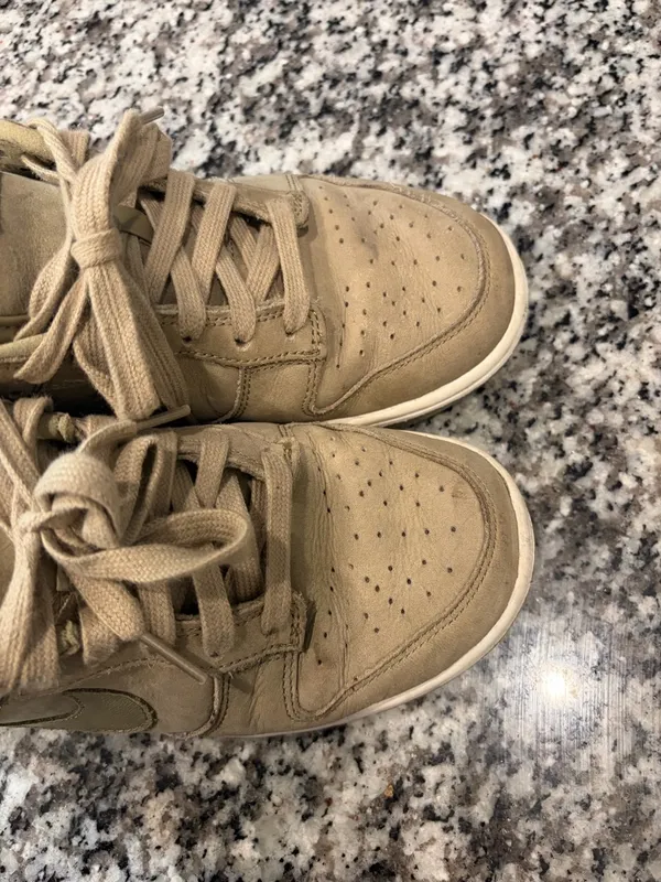 Women’s Nike Dunk Low in Neutral Olive Size 7.5 - Image 8