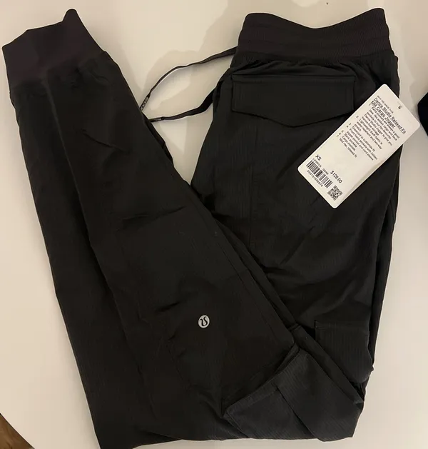 Lululemon Dance Studio Relaxed Fit MR Cargo Jogger - Image 4