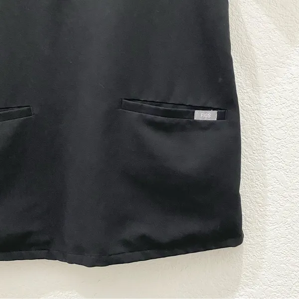 FIGS FW1100 Black Casma Three-Pocket V-Neck Scrub Top Size S - Image 10