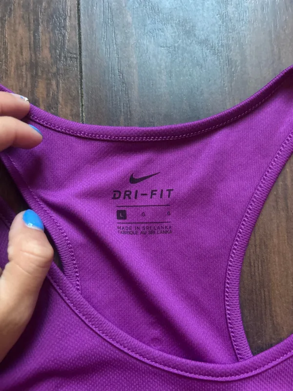 Nike purple tank top in a L #activewear #fitness - Image 2