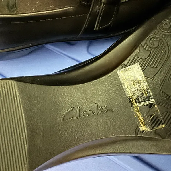 Clarks Black Leather Loafers Size 7 - Image 4