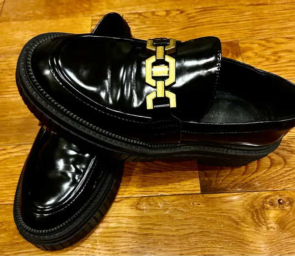 Primark Women's chunky platform Loafers with Gold Chain Accent size 7 - Image 3