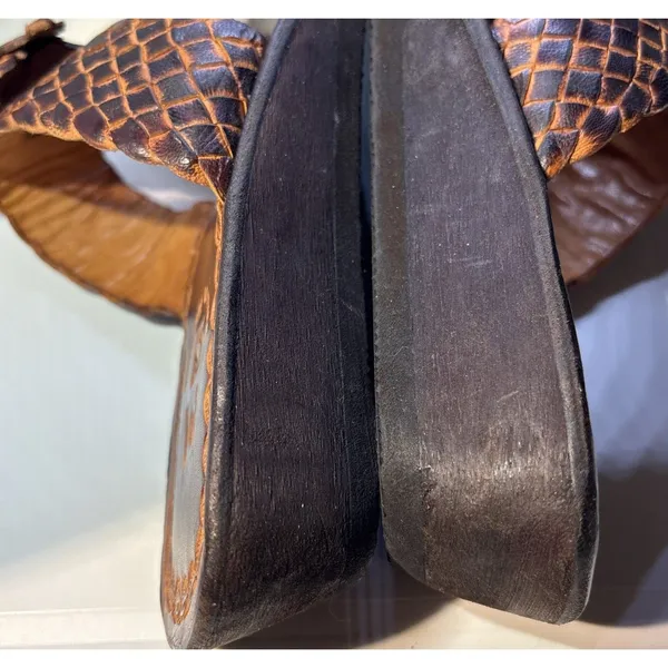 Real Leather Flower Embellished Sandals Handmade From Jamaica Size 8 - Image 8