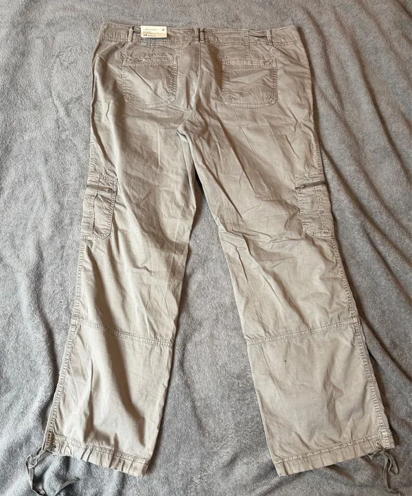 American eagle greyish / khaki pants - Image 2