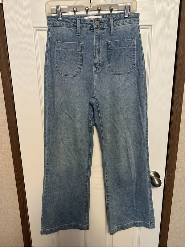 Just Black Light Blue High-Rise Wide-Leg Crop Jeans with Front Patch Pockets - Image 3