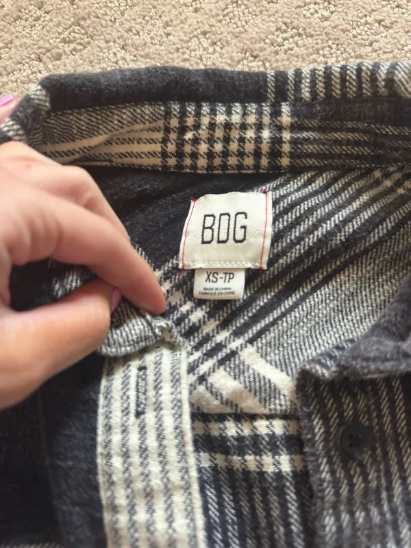 BDG Cropped Flannel - Image 2