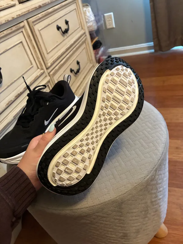 Nike running shoes  - Image 3