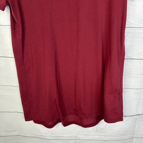 Athleta Women size M Burgundy Soft Drape V Neck Tee Everyday Basic - Image 4