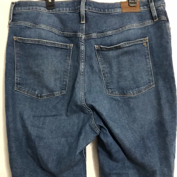 Madewell Mom jeans distressed size 36 waist measures 40 Blue Denim‎ women’s - Image 8