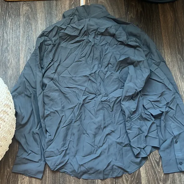 Skims Long Sleeve Button Down - Image 4