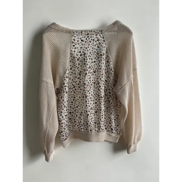 Umgee Mixed Media Leopard Heart Print Waffle Knit Top Cream Tan Medium - Image 2