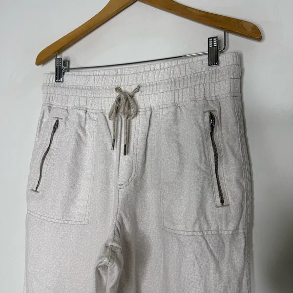 Athleta Cabo Linen Jogger Travel Pants Cream Leopard Size 12 - Image 4