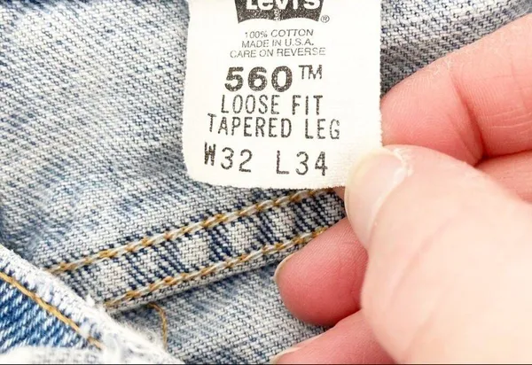 Vintage Levi’s 560 High Waisted Mom Jeans - Image 4