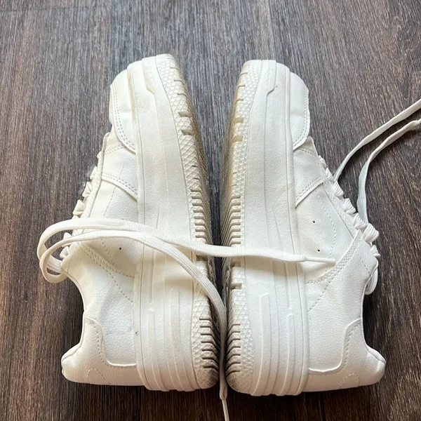 Berksha White Sneakers - Image 5