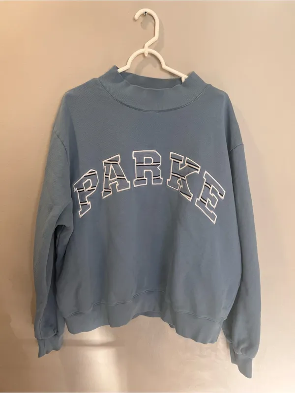 Super Rare Parke Maggie &Emma Heritage Varsity Sweatshirt Sky Blue Size L/XL - Image 3