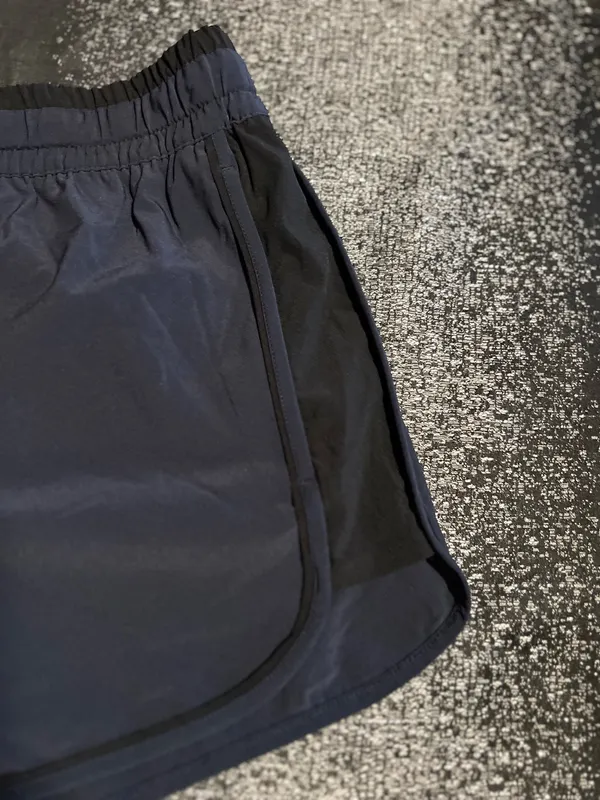 Womens sz10 Athleta Colorblocked Brooklyn Athletic Shorts-navy blue/black - Image 6