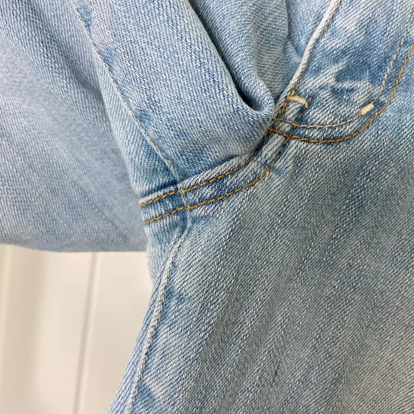 EUC American Eagle women’s light wash blue denim stretch skinny crop‎ jeans 6 - Image 2