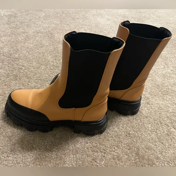 Women’s Billini Yuna Desert Platform Slip-On Combat Boots Size 8 - Image 5