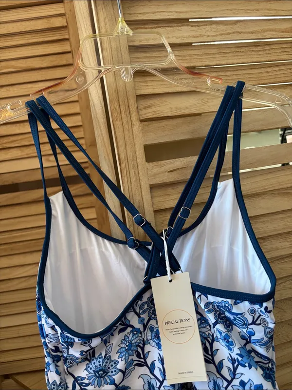 Dokotoo Blue and White Floral Strappy Swimsuit Large - Image 5