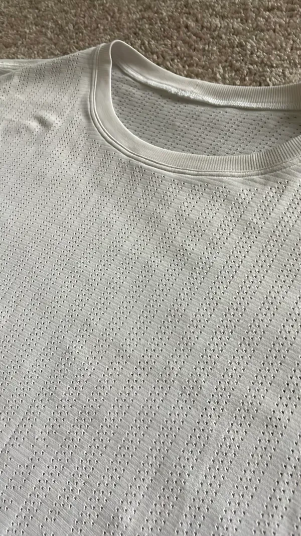 Lululemon White T-Shirt - Image 5