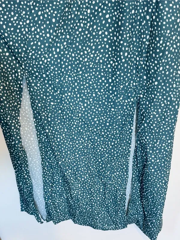 NWT Cupshe Green V-Neck Split Maxi Dress - Size: Large - Image 7