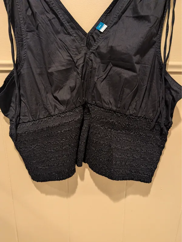 Old Navy V-neck Tank Top - Image 5