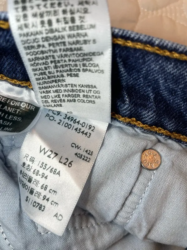 501 High-Rise Levi’s - Image 4