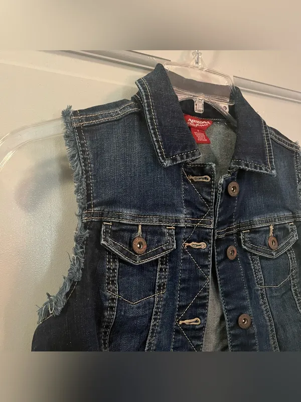 Arizona Jeans Women’s Dark-wash Frayed Denim Vest - Image 7