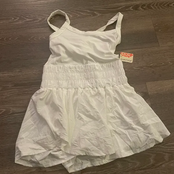 Free People NWT white way home skortsie. Size Small - Image 13
