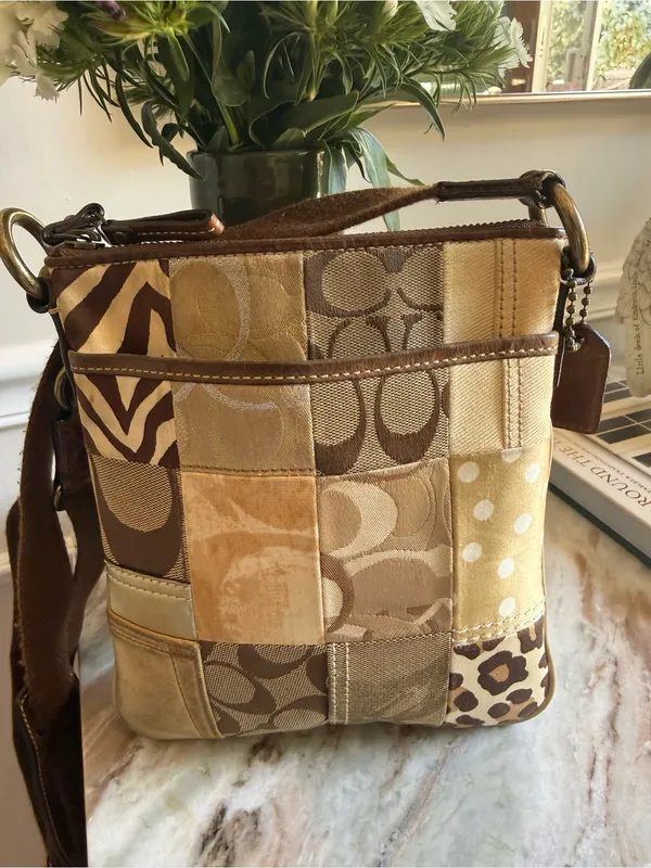 Coach Vintage Y2K Patchwork Bag Tan Crossbody‎ Swingpack - Image 2