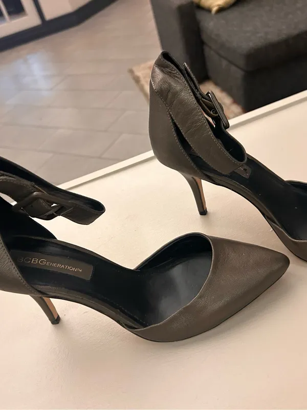 BCBGeneration Metallic Dark Gray Pointed-Toe Ankle-Strap Heels 10 M - Image 5
