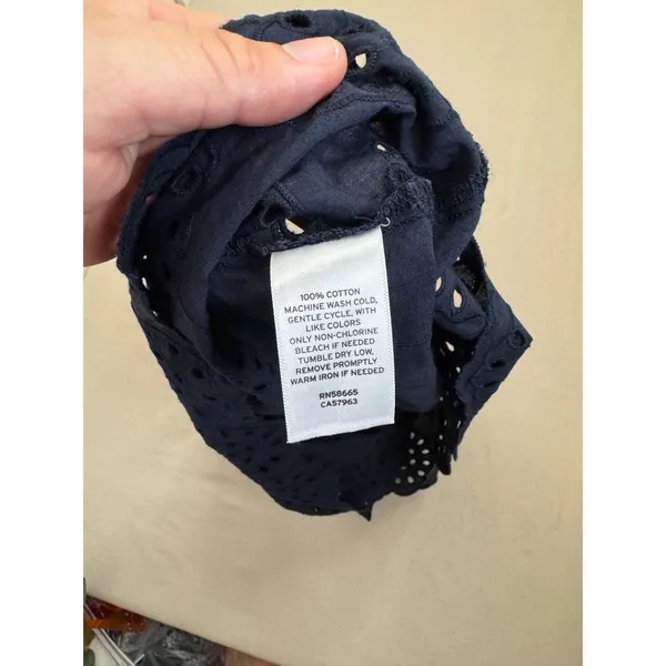 Caslon Sleeveless Top Womens Size S Navy Blue Eyelet V-Neck Floral - Image 6