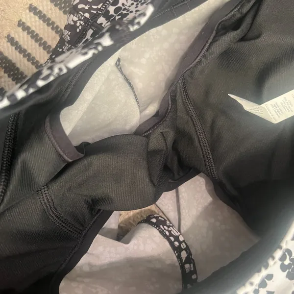 Lululemon speed‎ short in size 4 - Image 8