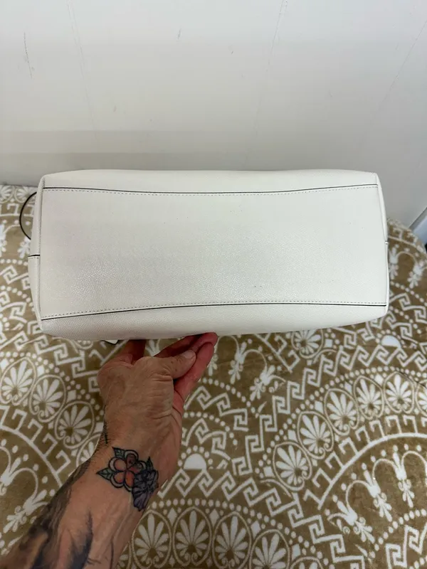 Coach Gallery Cream Leather Tote with Front Zip and Gold Hardware with Dustbag - Image 5
