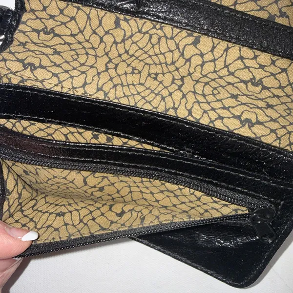Vintage HOBO INTERNATIONAL Black Patent Leather Folding Wristlet Clutch Wallet - Image 9