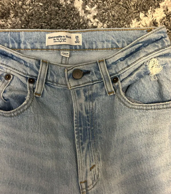 Abercrombie Jeans - Image 2