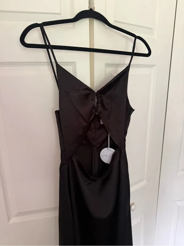NWT Petal & Pup Maklim Keyhole Cut Out Satin Midi Dress Black Size 6 - Image 3