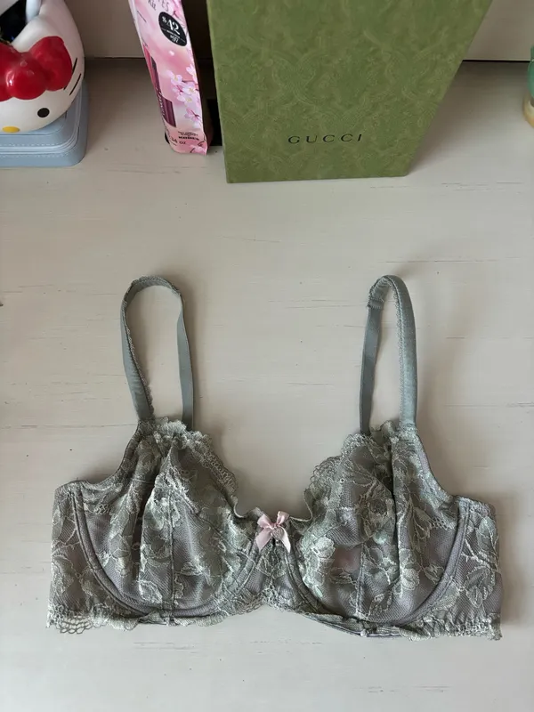 Victoria’s secret body by victoria green lace unlined demi bra 36D - Image 3