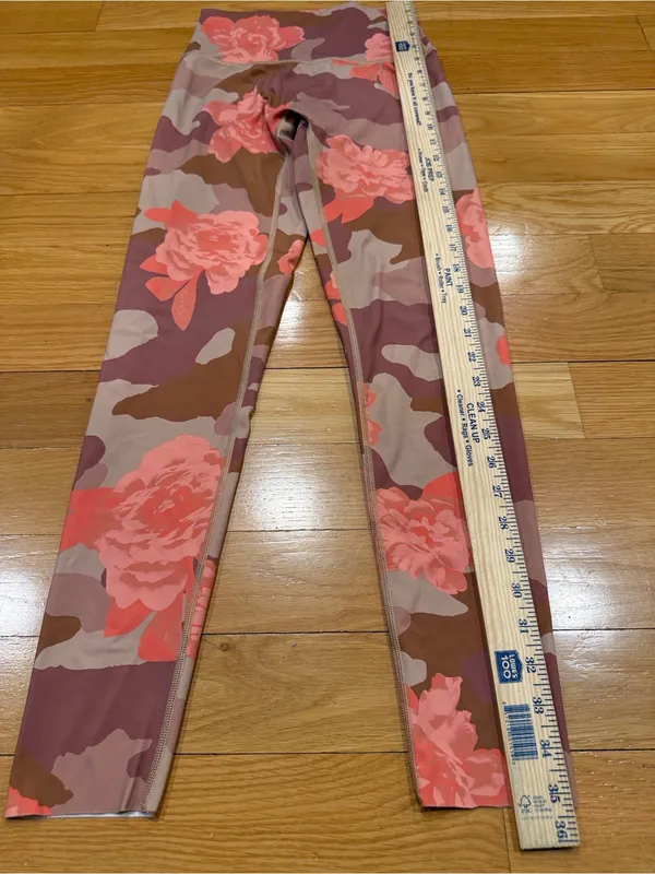 Offline by aerie floral camo goals high waisted 7/8 leggings size small . - Image 7
