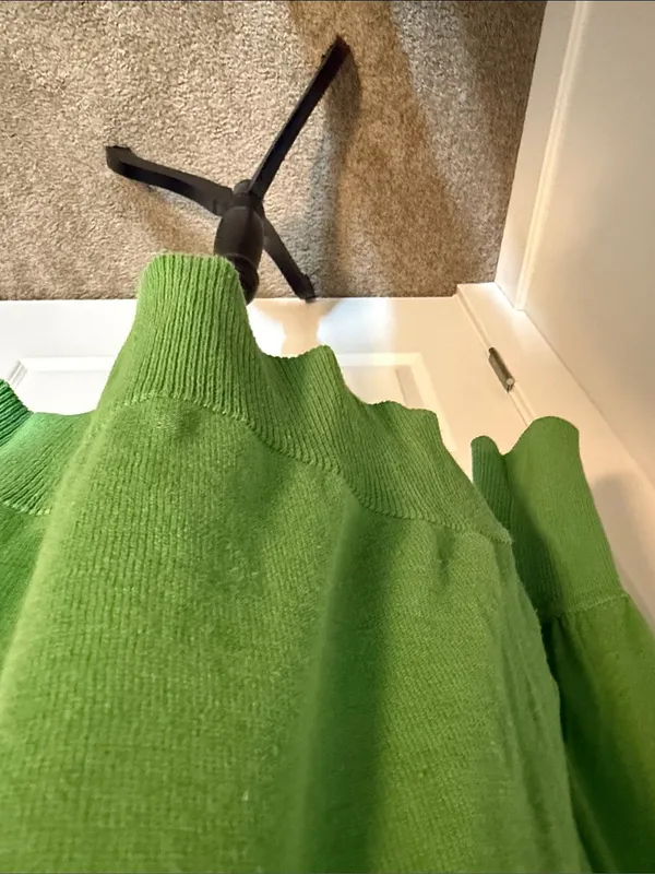 Loft| Green Scoop Neck Lightweight Long Sleeve Sweater with ribbed accents - Image 4