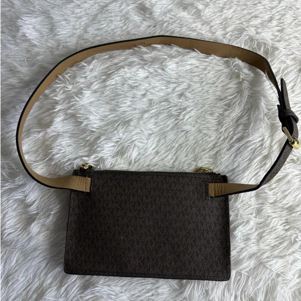 MICHAEL KORS Jet Set Brown Signature with Chain Belt Bag - Image 6