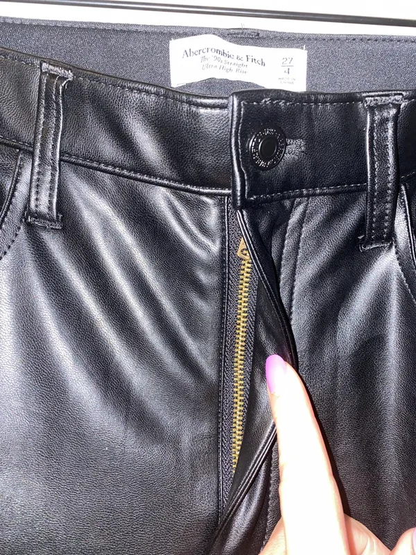 Abercrombie & Fitch The 90’s Straight Ultra High Rise Faux Leather Pants Size 4 - Image 5