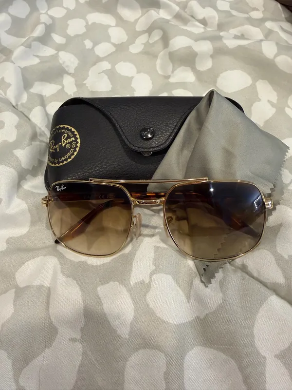 Ray-Ban Sunglasses - Image 3