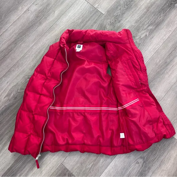 GAP Vibrant Red Down Filled Vest Outerwear Small - Image 2