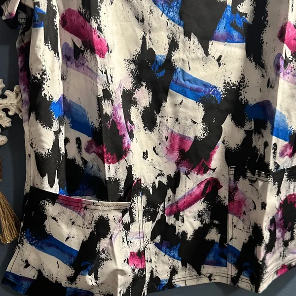 Dickies Multicolor Abstract Scrub Top Sz Large. NWT - Image 3