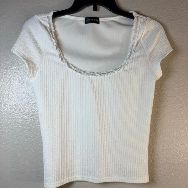 White Fox Boutique Lace trim scoop Neck Top SZ:S - Image 4