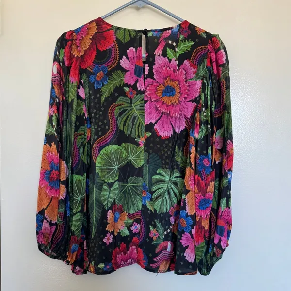 Farm Rio Blooming Garden Blouse Size Medium - Image 3