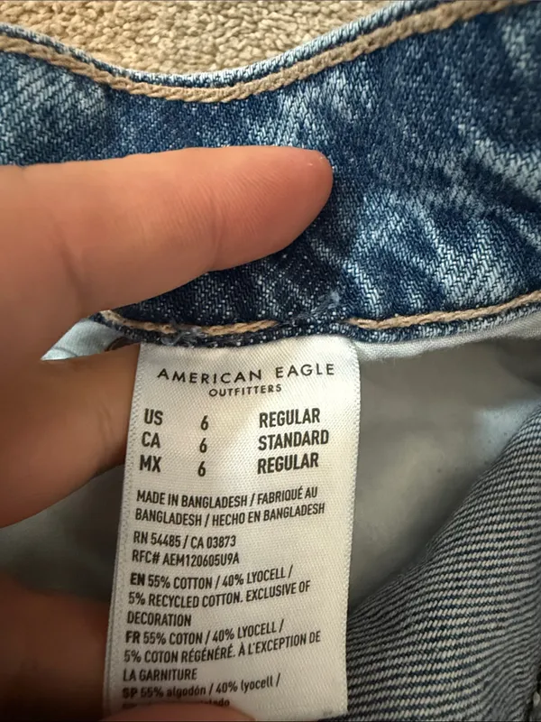 American Eagle High Rise Medium Wash Thrashed Hem Baggy Wide Leg Jeans Size 6 - Image 6