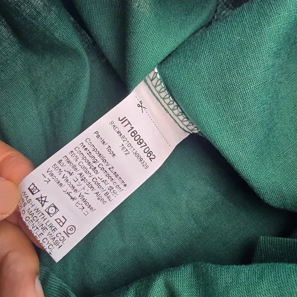 SHEIN Emerald Green High Waisted Tailored Shorts Cuffed Hem Size‎ L 8/10 - Image 5