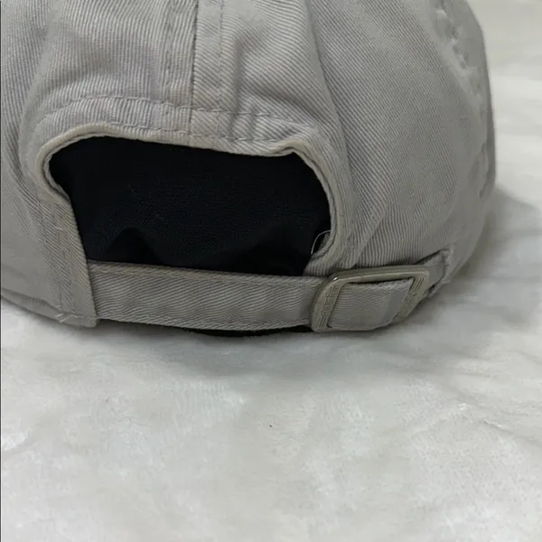 Adidas Gray and Marron TEXAS A&M hat - Image 5